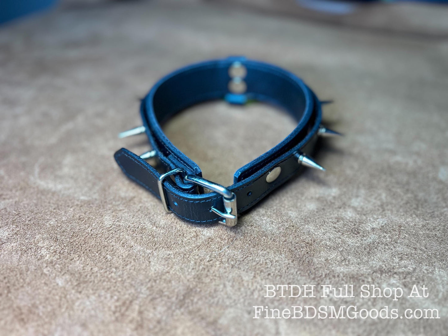 Big Bold Spiked Punk Rock Kink Collar