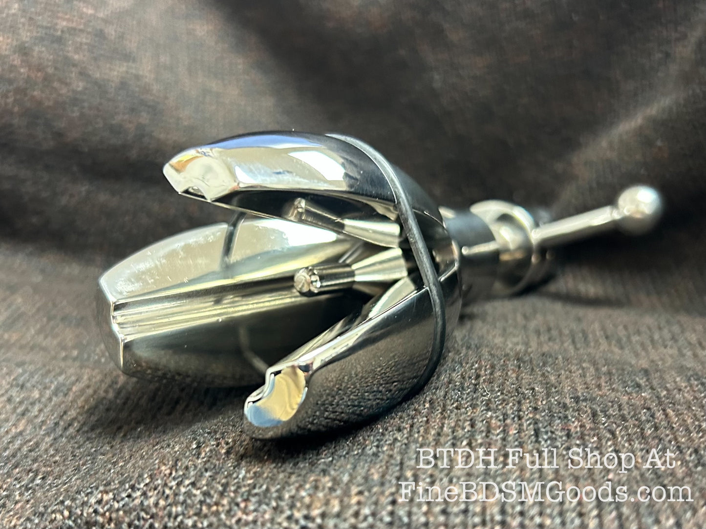 Pear Of Anguish Expanding Butt Plug Locking With Loop And Leash