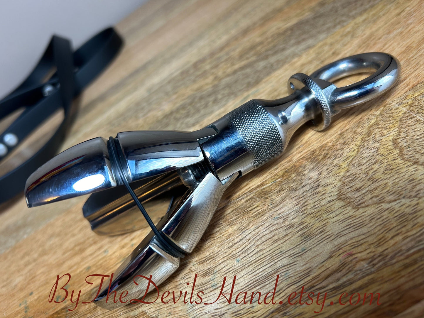 Pear Of Anguish Expanding Butt Plug Locking With Loop And Leash