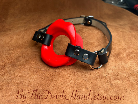 Bimbo Lip Gag With Straps Made Of Horween Chromexcel Black Leather